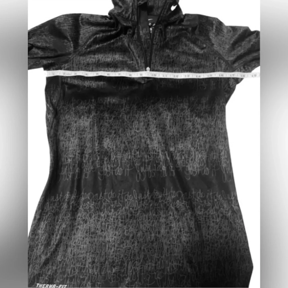 Nike Reflective Scribble Print Women’s Therma-fit 1/4 Zip Pullover SZ M  NWOT